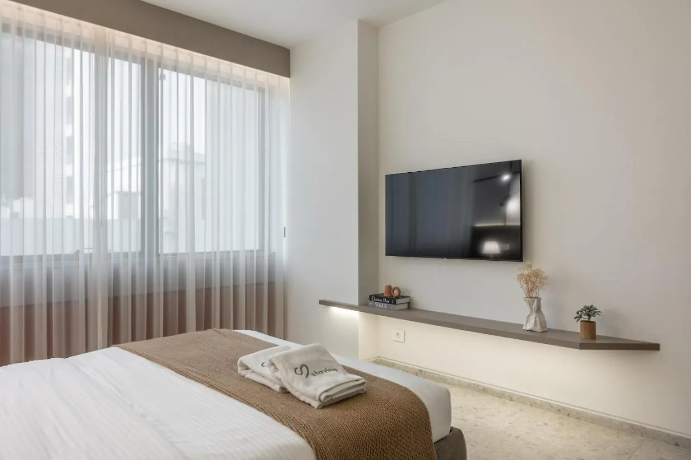 Desert 2 Bedrooms Apartment In Gemmayze Ar Rumayl 0*,  Lebanon