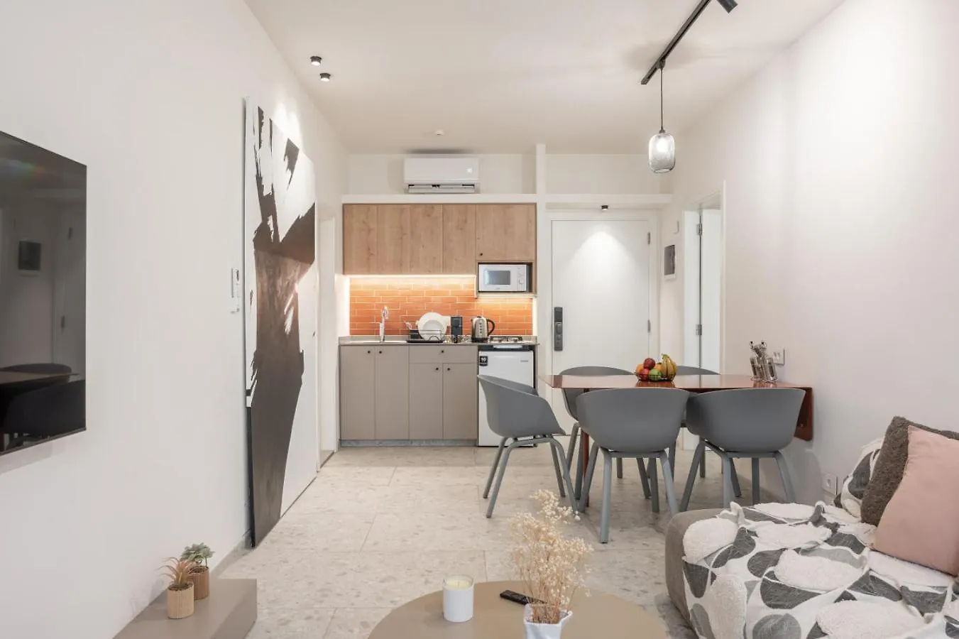 Desert 2 Bedrooms Apartment In Gemmayze Ar Rumayl