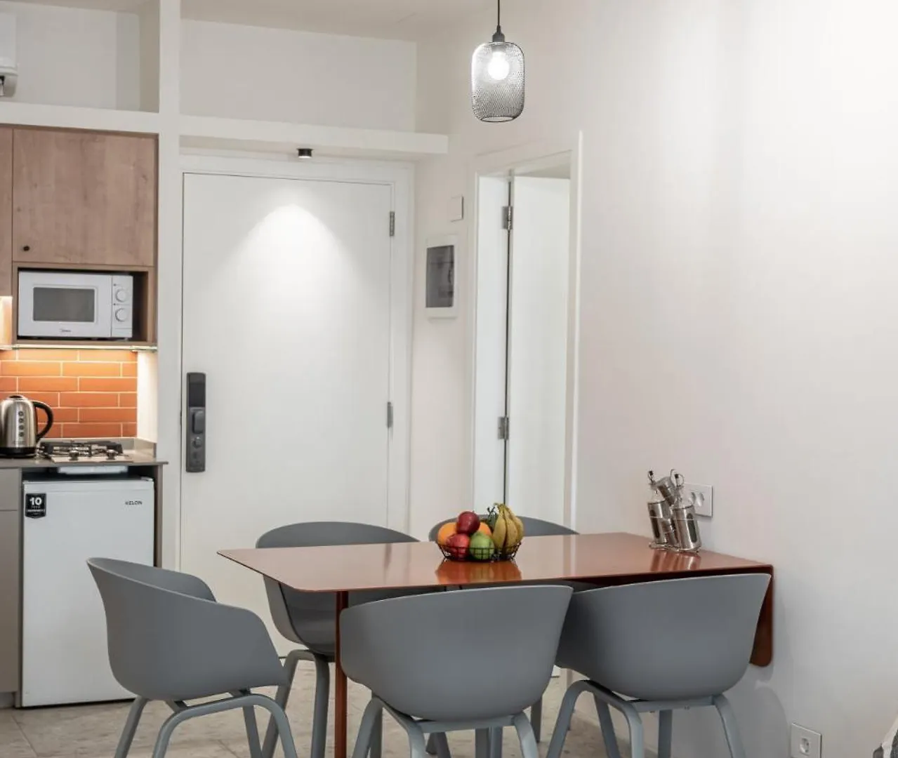 Desert 2 Bedrooms Apartment In Gemmayze Ar Rumayl